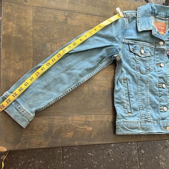 NWT Levi's 299450012 Womens Original Trucker
Denim Jacket - Picture 10 of 14